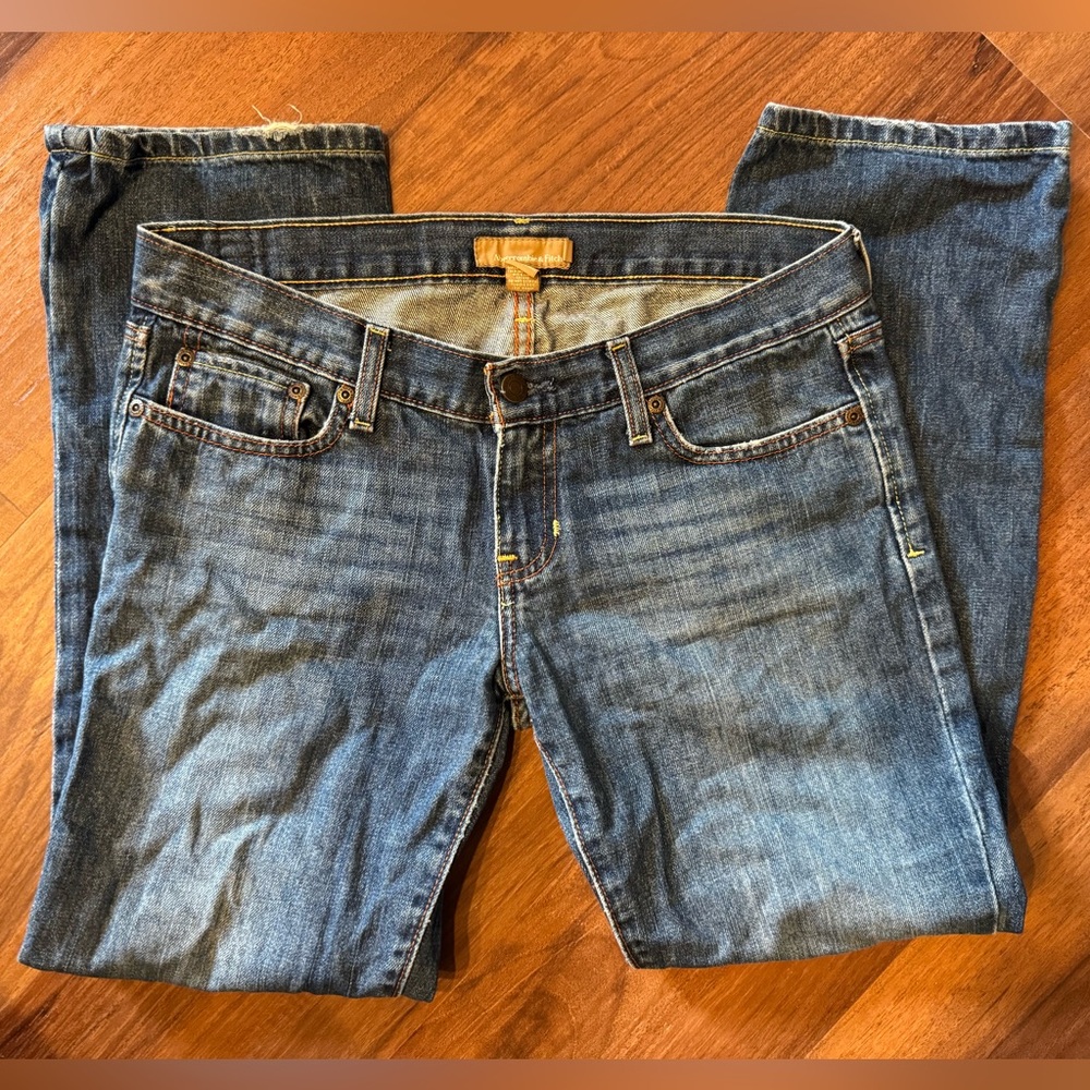 A&F “Vintage 5-pocket” midtone blue jeans 4R